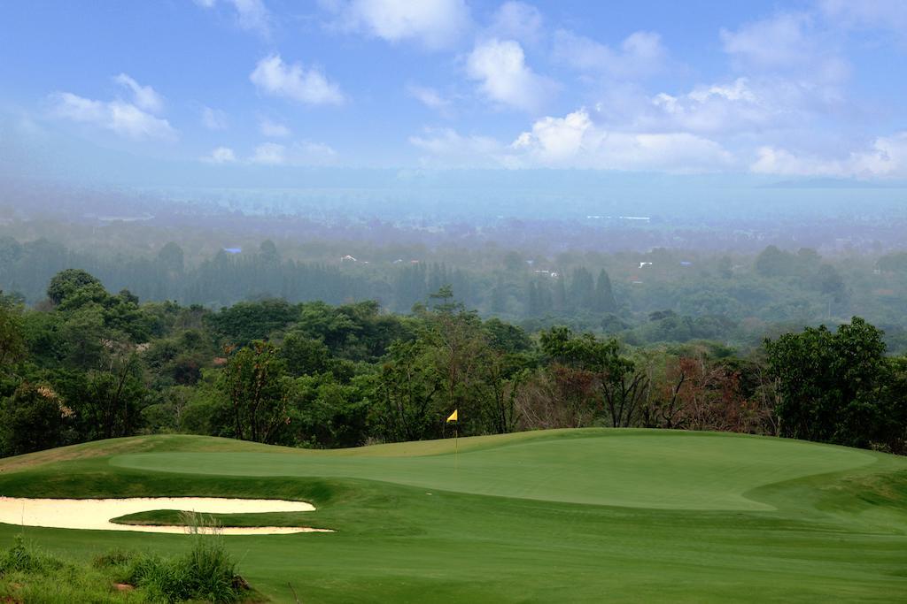 Mountain Creek Golf Resort & Residences Si Khio Exterior photo
