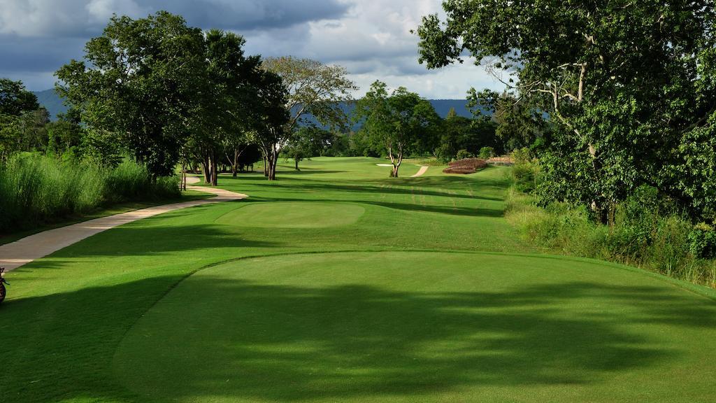 Mountain Creek Golf Resort & Residences Si Khio Exterior photo