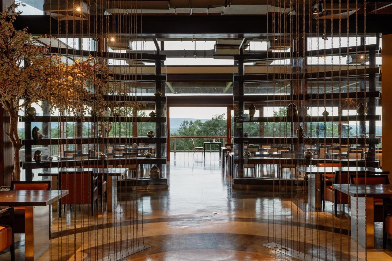 Mountain Creek Golf Resort & Residences Si Khio Exterior photo