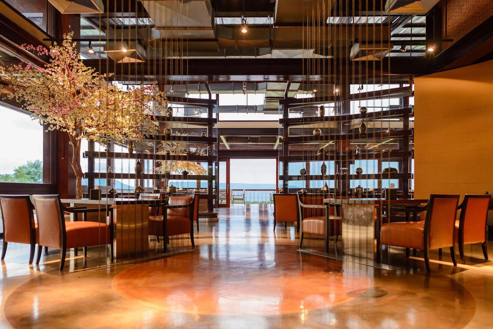 Mountain Creek Golf Resort & Residences Si Khio Exterior photo